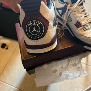 Jordan 4 Paris Saint-Germaine
